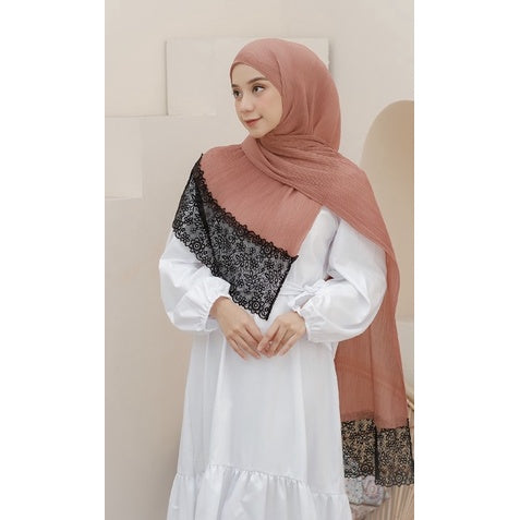 Koyu Hijab Pasmina Plisket Lace import Premium