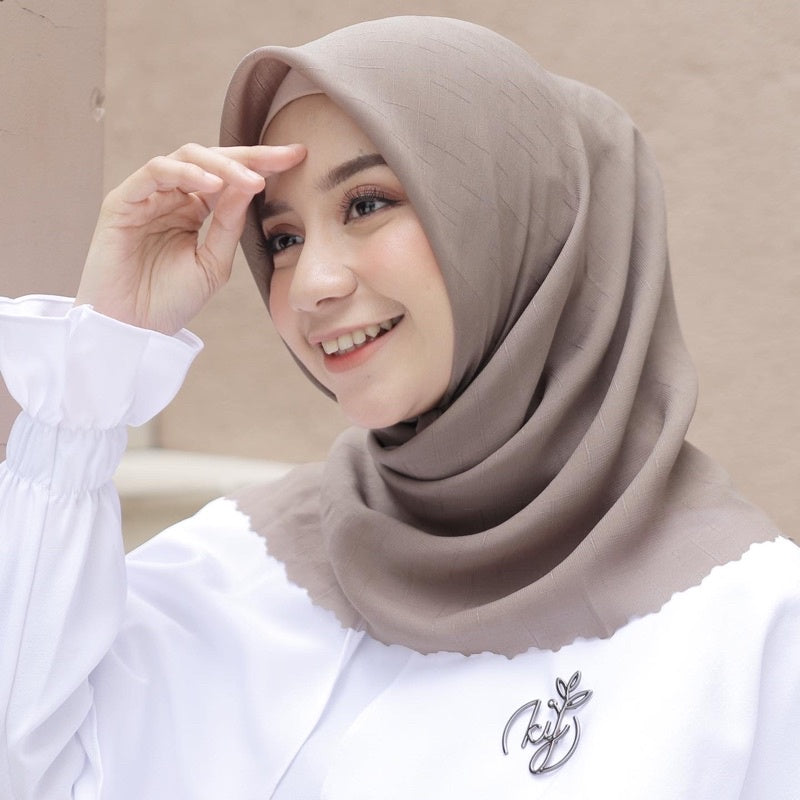 Koyu Hijab Segiempat Potton Cendana