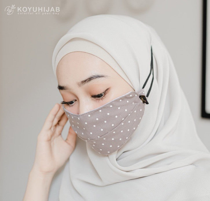 Koyu Hijab Masker 3ply Polka Xena Hot Sale