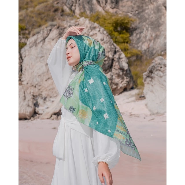 Koyu Hijab Segiempat Motif Voal Ethnik Bajo Premium Series
