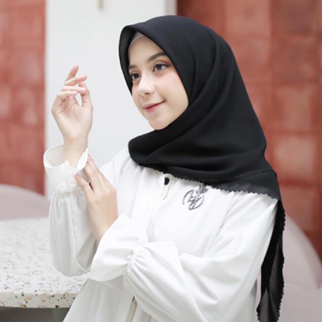 Koyu Hijab Segiempat Plain Potton Flowry B (Part 1)