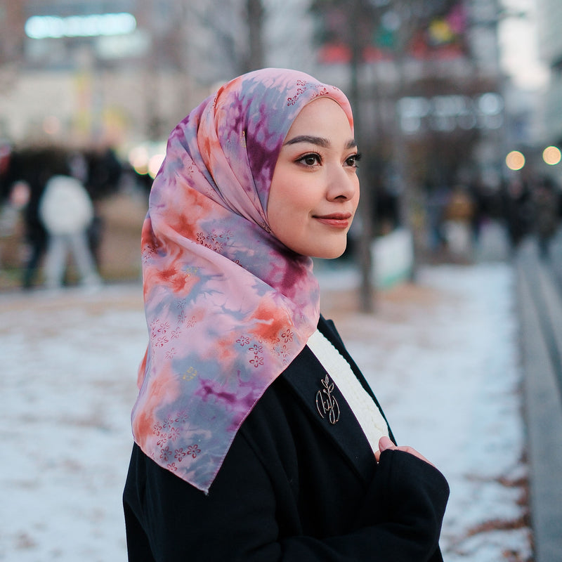 Koyu Hijab Segiempat Motif Viney Jepang Tie Dye (Korea Series) / Tie Die