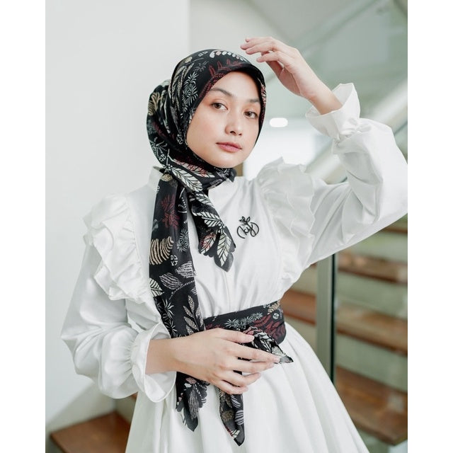 Koyu Hijab Segiempat Motif Viney Jepang New Leaf (Autumn Series)