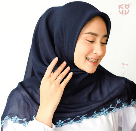Koyu Hijab Segiempat Lace ( Bunga ) Embroidery