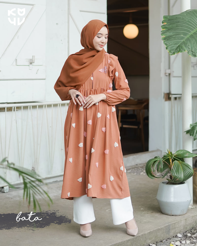 Koyu Hijab Maira Midi Dress